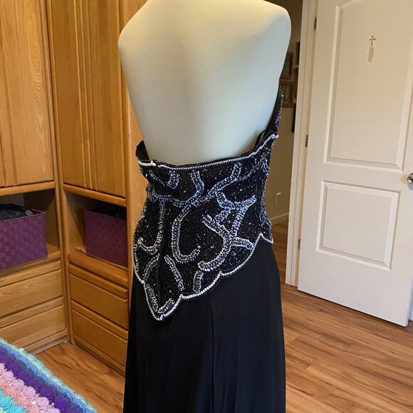 Elegant evening gown #33) Exotic Evening - Picture 4 of 6